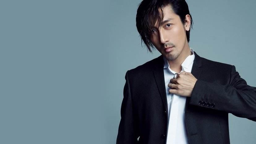 打造魅力男性風格，明星大叔的男士時尚指南