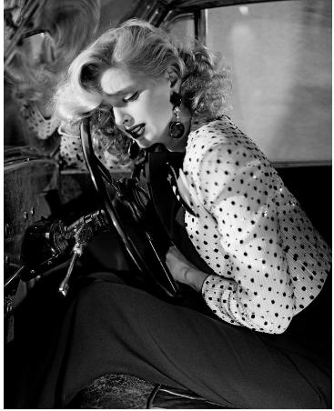 女演員伊波，星光魅力之旅閃耀無限