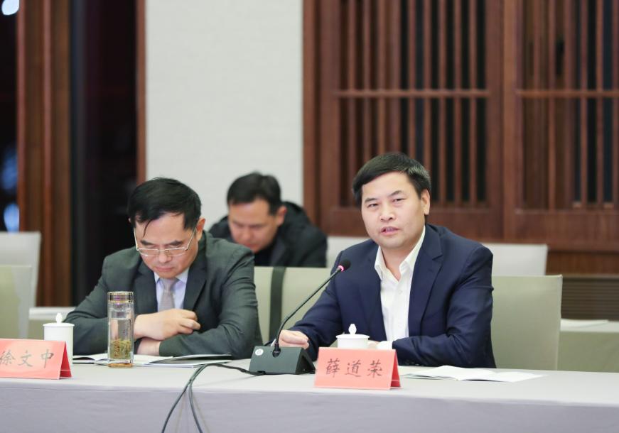 北京異地高考新規(guī)定下的獨特小巷探秘，遇見一家特色小店