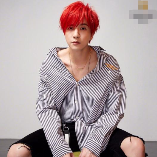 音樂才子薛之謙的魅力瞬間，最新寫真集結(jié)