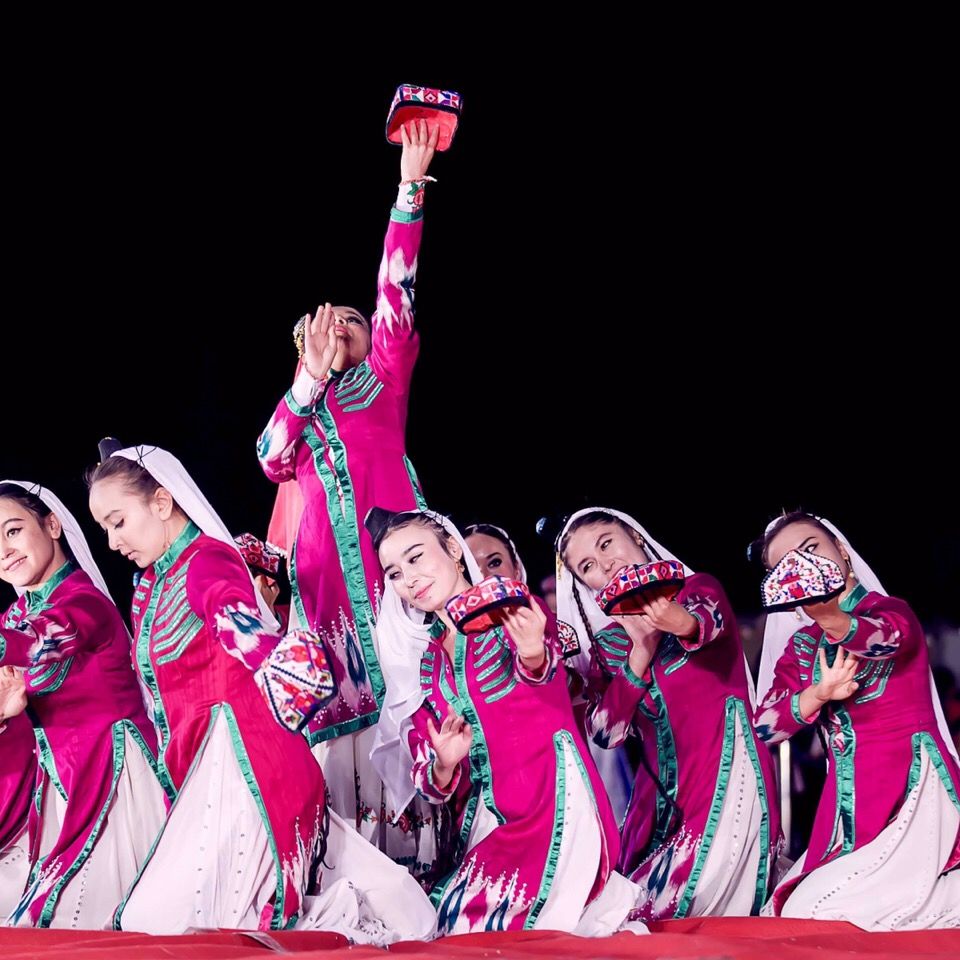 維吾爾族舞蹈新編，小巷深處的魅力舞動(dòng)