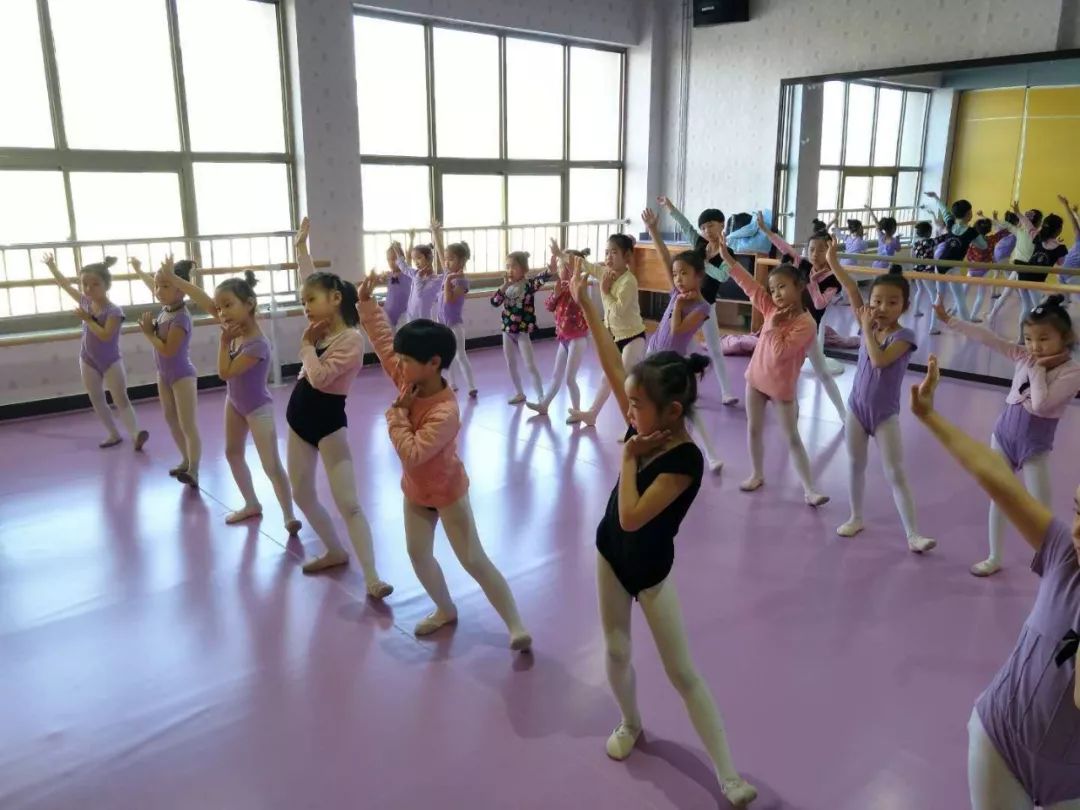 最新舞蹈教程揭秘，小巷深處的舞蹈樂園之旅