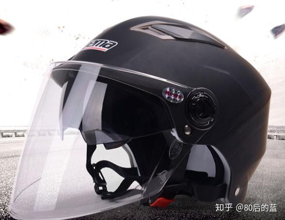 頭盔新規(guī)發(fā)布，多方觀點(diǎn)碰撞與個(gè)人立場(chǎng)探討