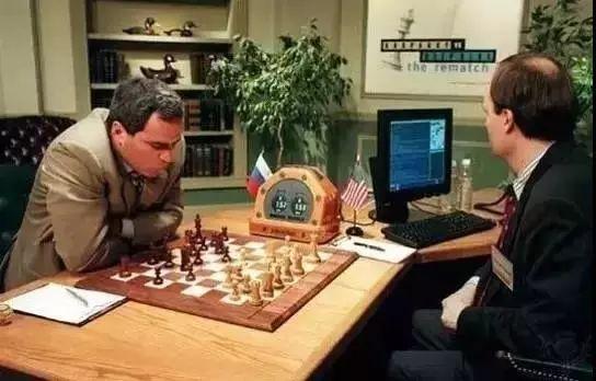 富士康漲薪動態(tài)，成長之旅中的學習與變革之路