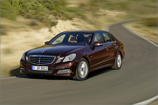 全新奔馳轎車，時代精英的優(yōu)選座駕