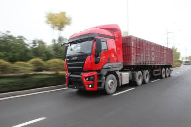 2017年大貨車跑貨行情與溫情故事，車輪上的日常