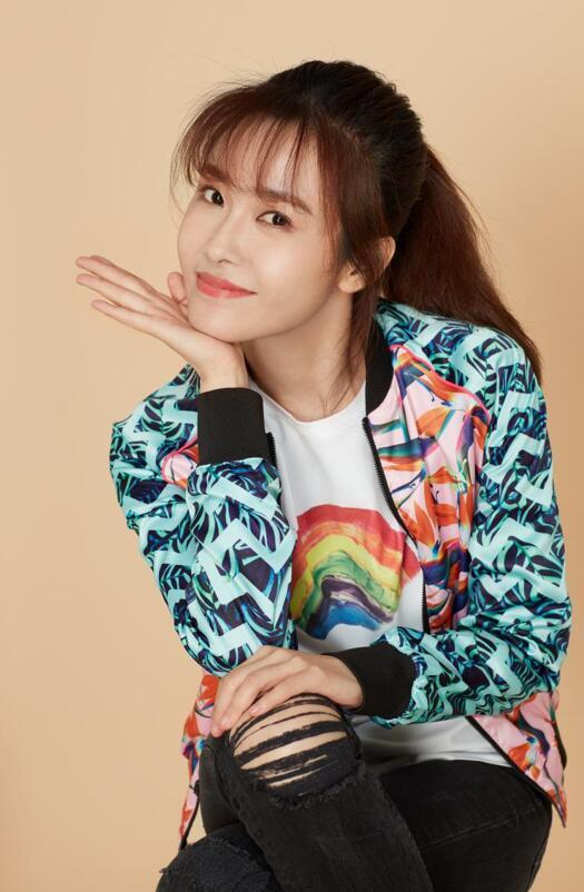 成龍最新力作歌曲，全球震撼！熱血沸騰的旋律引爆音樂界！