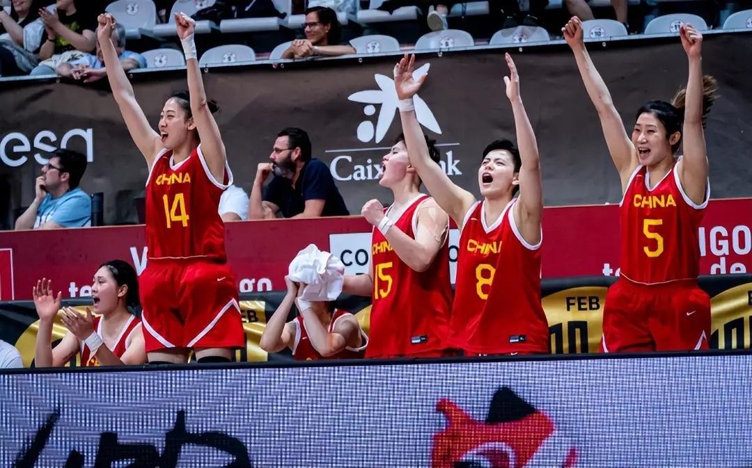 最新發(fā)型顏色趨勢，變化之美，自信閃耀