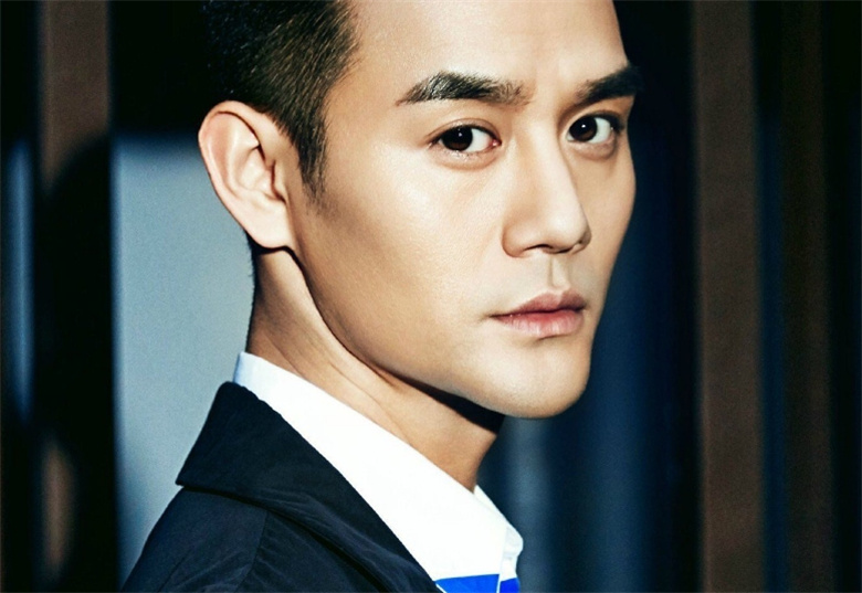 臉長明星男必備科技神器，智能體驗(yàn)引領(lǐng)未來生活新潮流