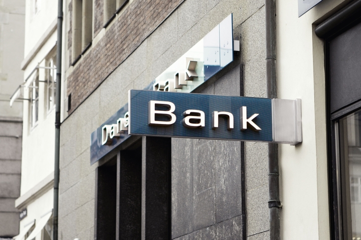 美國上市銀行的背景、重大事件與地位概述