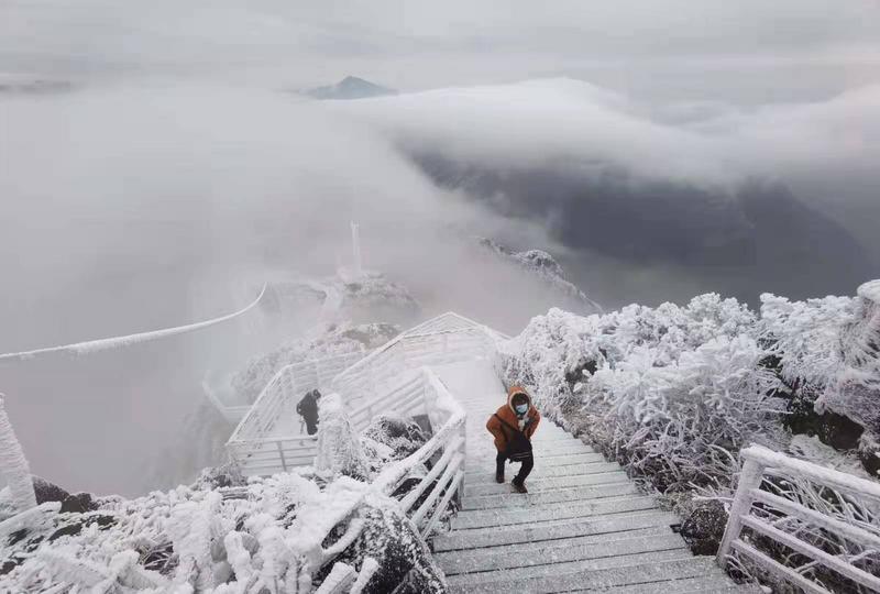 清遠(yuǎn)降雪實(shí)況與氣候變遷下的新觀察