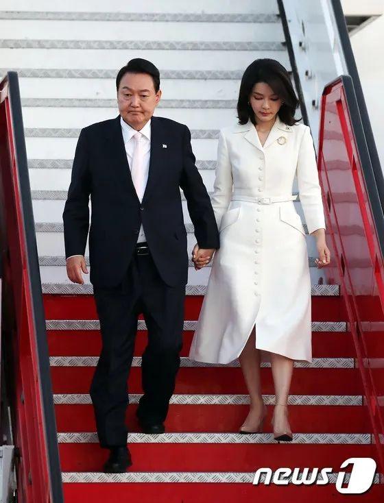 韓國現(xiàn)任總統(tǒng)的身份影響深度解析，身份揭秘與當(dāng)前觀點探討