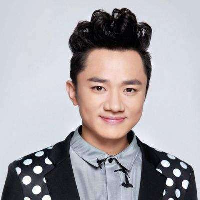 探索小巷寶藏，揭秘身高165cm男明星與隱藏特色小店的奇妙邂逅