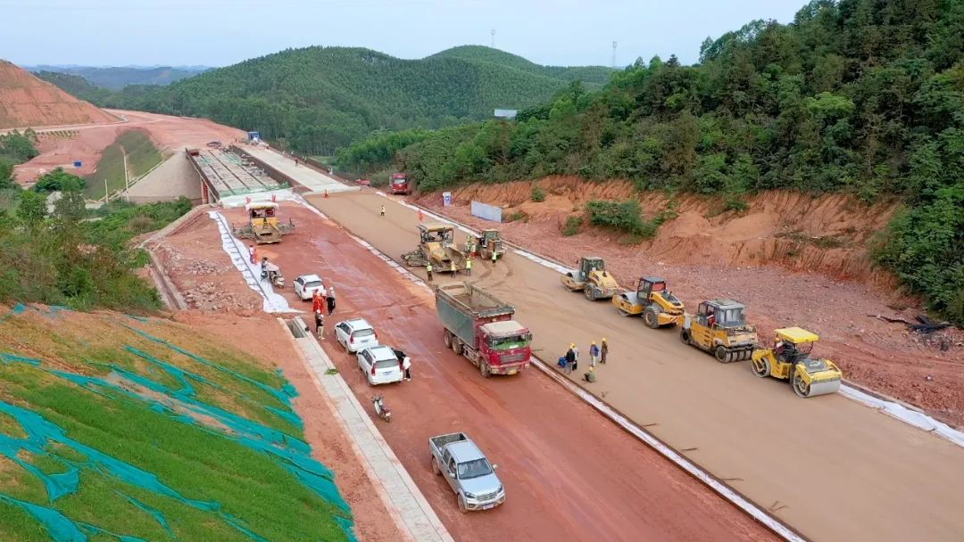 眉麟公路科技重塑智能出行新時代，最新動態(tài)開啟智能公路體驗新篇章