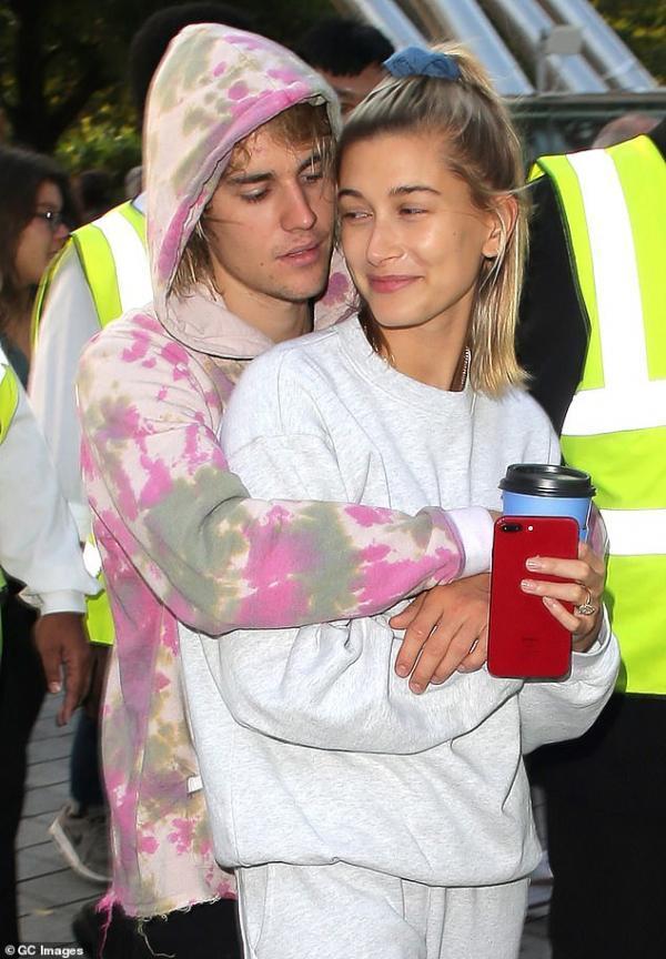 賽琳娜2017最新動(dòng)態(tài)，事業(yè)、慈善與公眾關(guān)注全解析