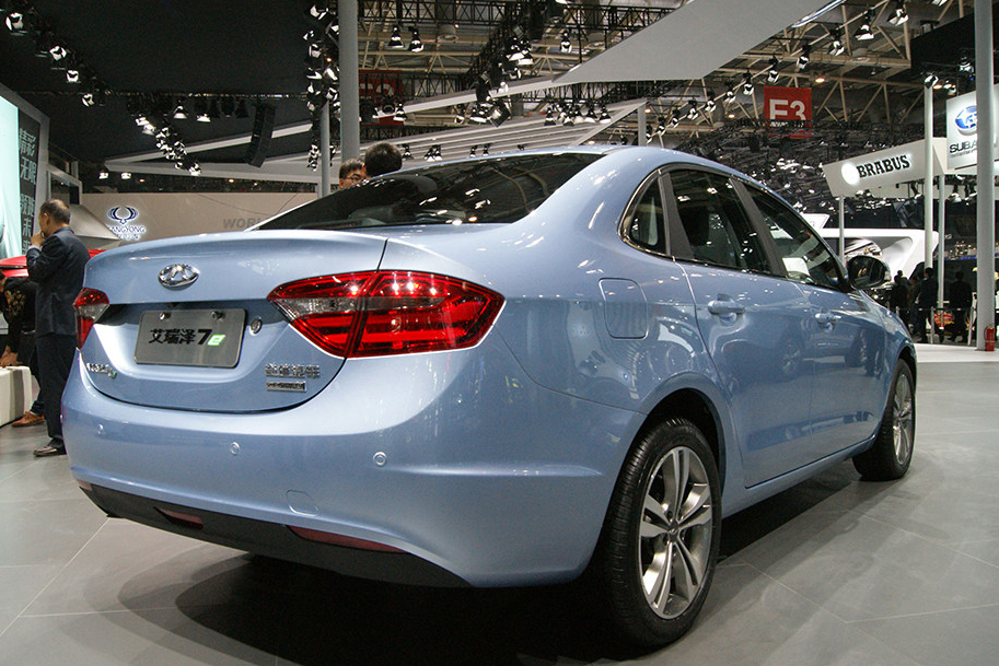 艾瑞澤7上市，主人公小李與他的朋友圈歡慶這一喜悅時(shí)刻！