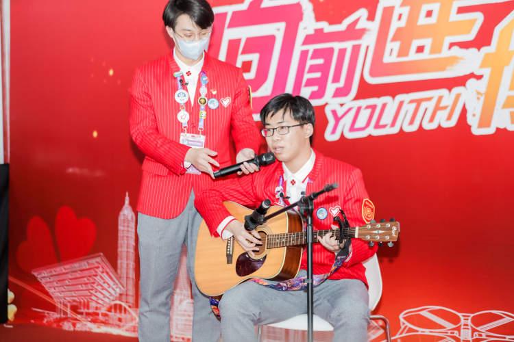 歌曲演員，與自然美景的私密浪漫約會之歌