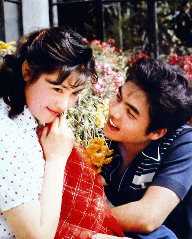 綠茵場上的輝煌與大自然寧靜間的內心平衡，一位21號足球明星的故事