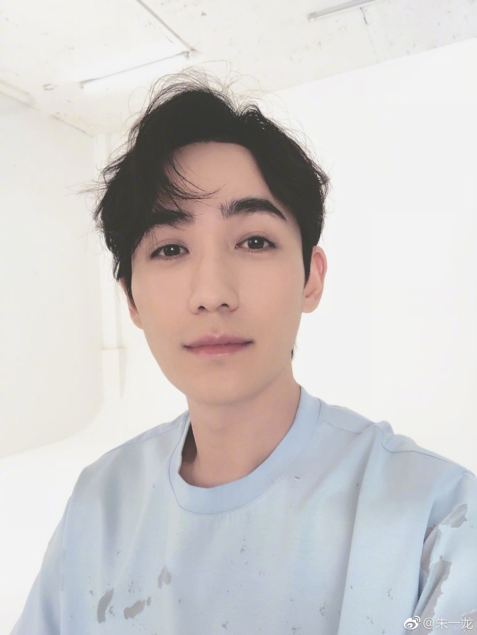 明星照片英語，語言與文化的交匯點(diǎn)