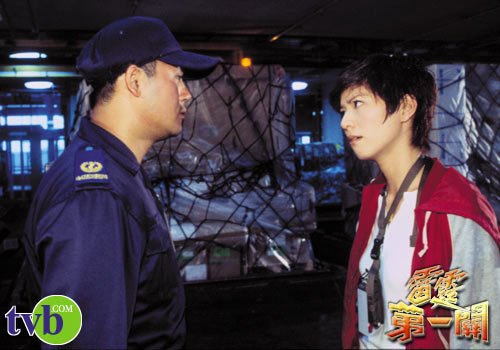 雷霆第一關演員表揭秘，小巷特色小店探秘之旅