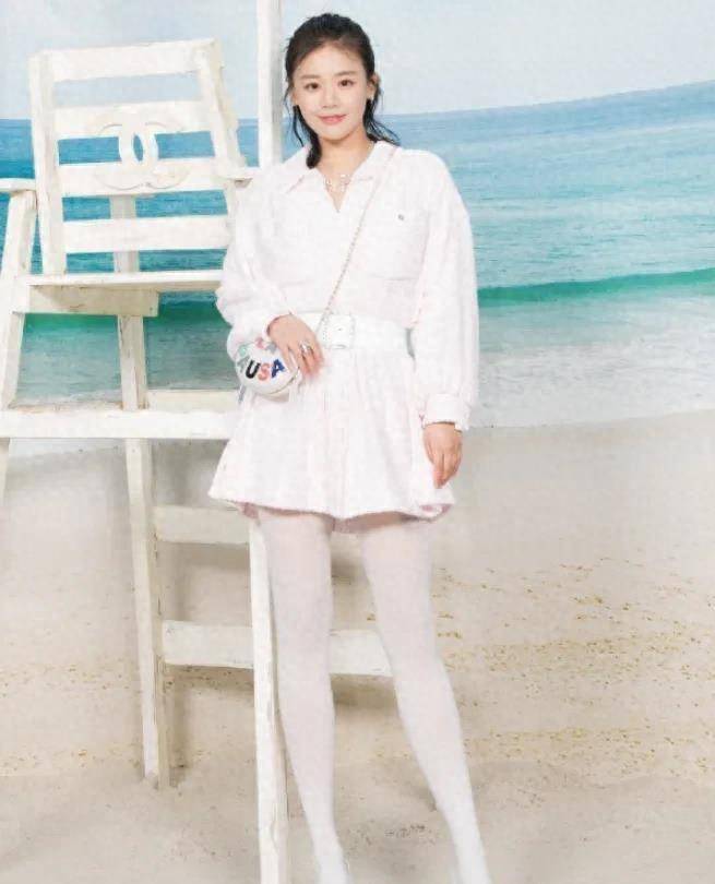 女明星穿白絲襪,女明星穿白絲襪，時(shí)尚潮流的獨(dú)特魅力