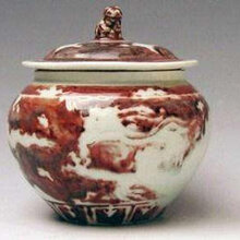 釉里紅瓷器價(jià)格揭秘，歷史背景、價(jià)值評估與時(shí)代地位