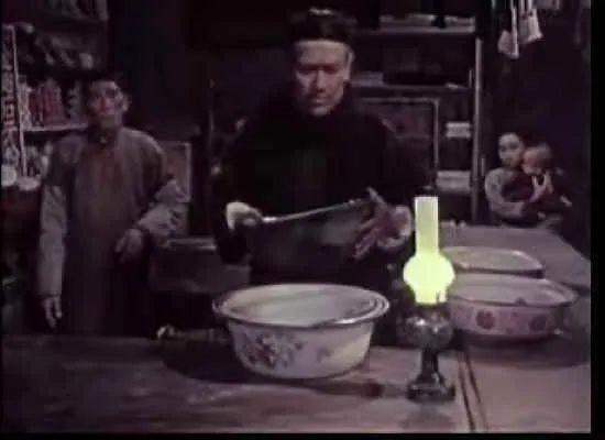 電影林家鋪子，日常溫馨趣事與深厚友情的紐帶之旅