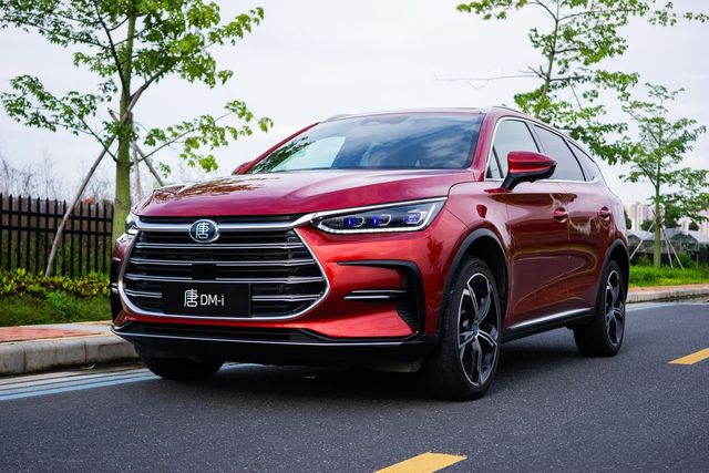 比亞迪唐最新款觀點(diǎn)論述，深度解析新功能與特性