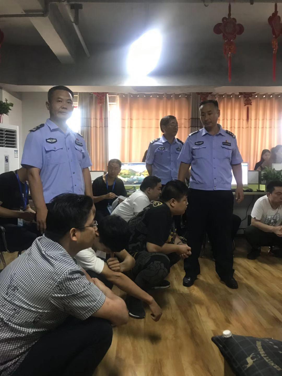 河南省最新消息，小城的日常溫情展現