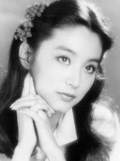 50后明星引領科技潮流，前沿高科技產品的體驗之旅