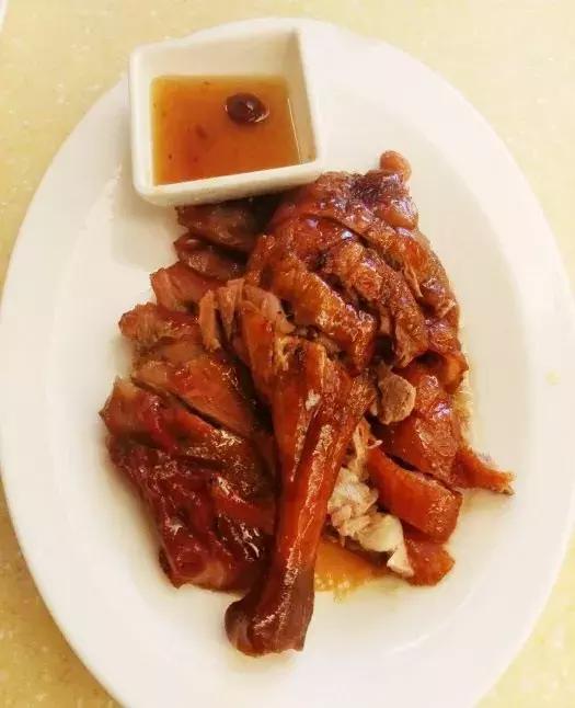 豬扒最新地，味蕾上的奇遇與友情的溫馨之旅