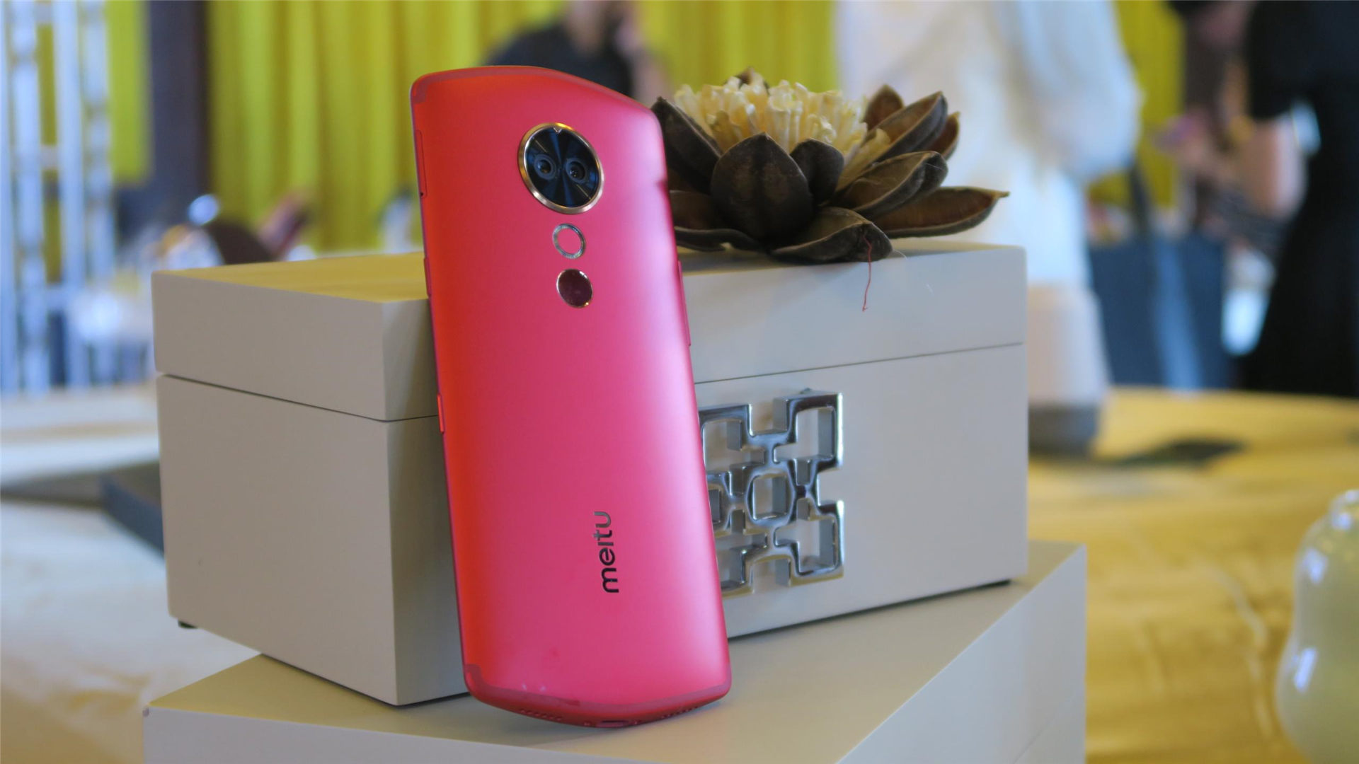 美圖最新手機款，科技與美學的巔峰融合