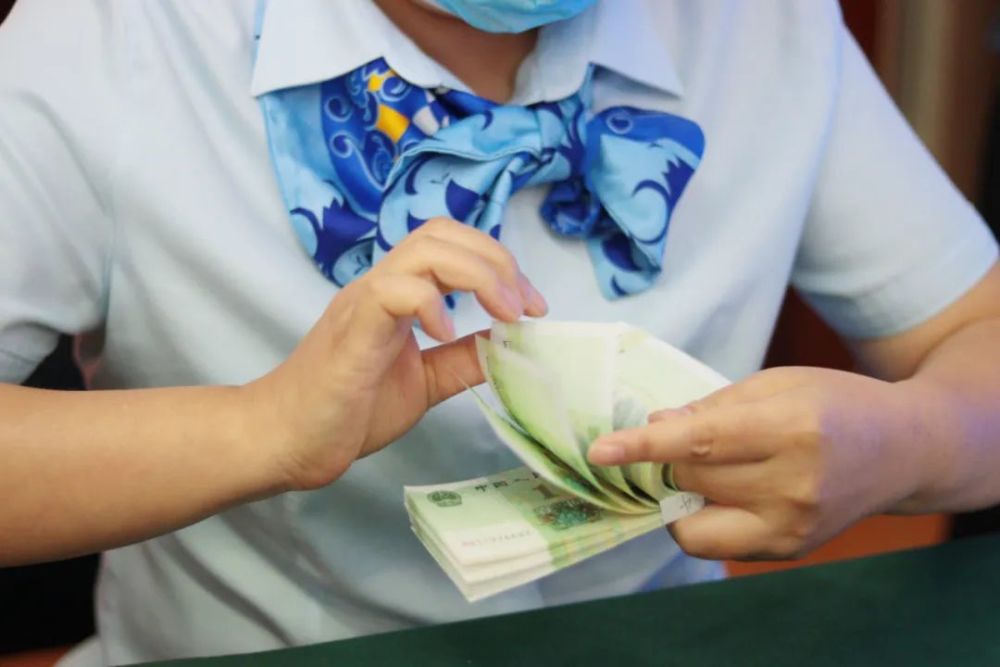 揭秘點(diǎn)鈔比賽規(guī)則，賽場震撼來襲！