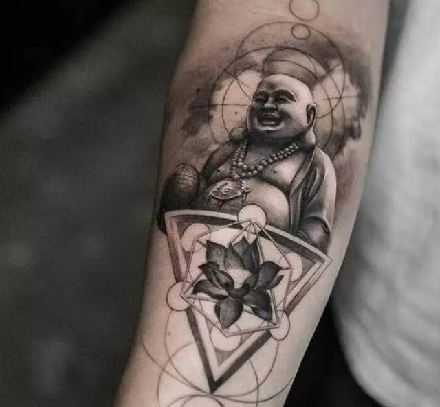 隱藏小巷特色小店揭秘，紋身價格表全解析