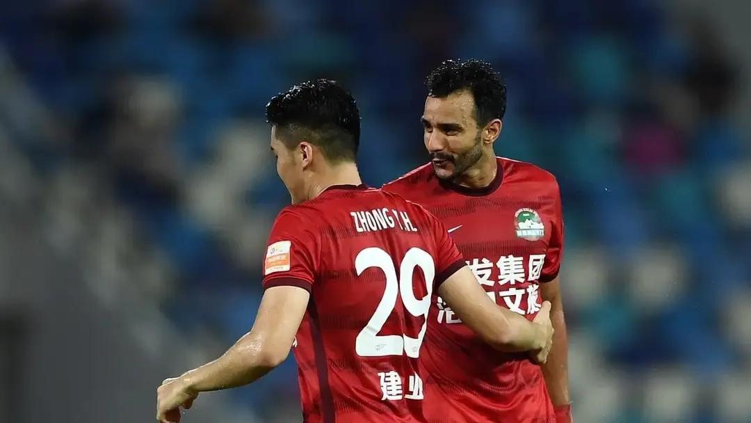 中超風(fēng)云再起，最新17輪積分榜排名與小巷奇遇的碰撞