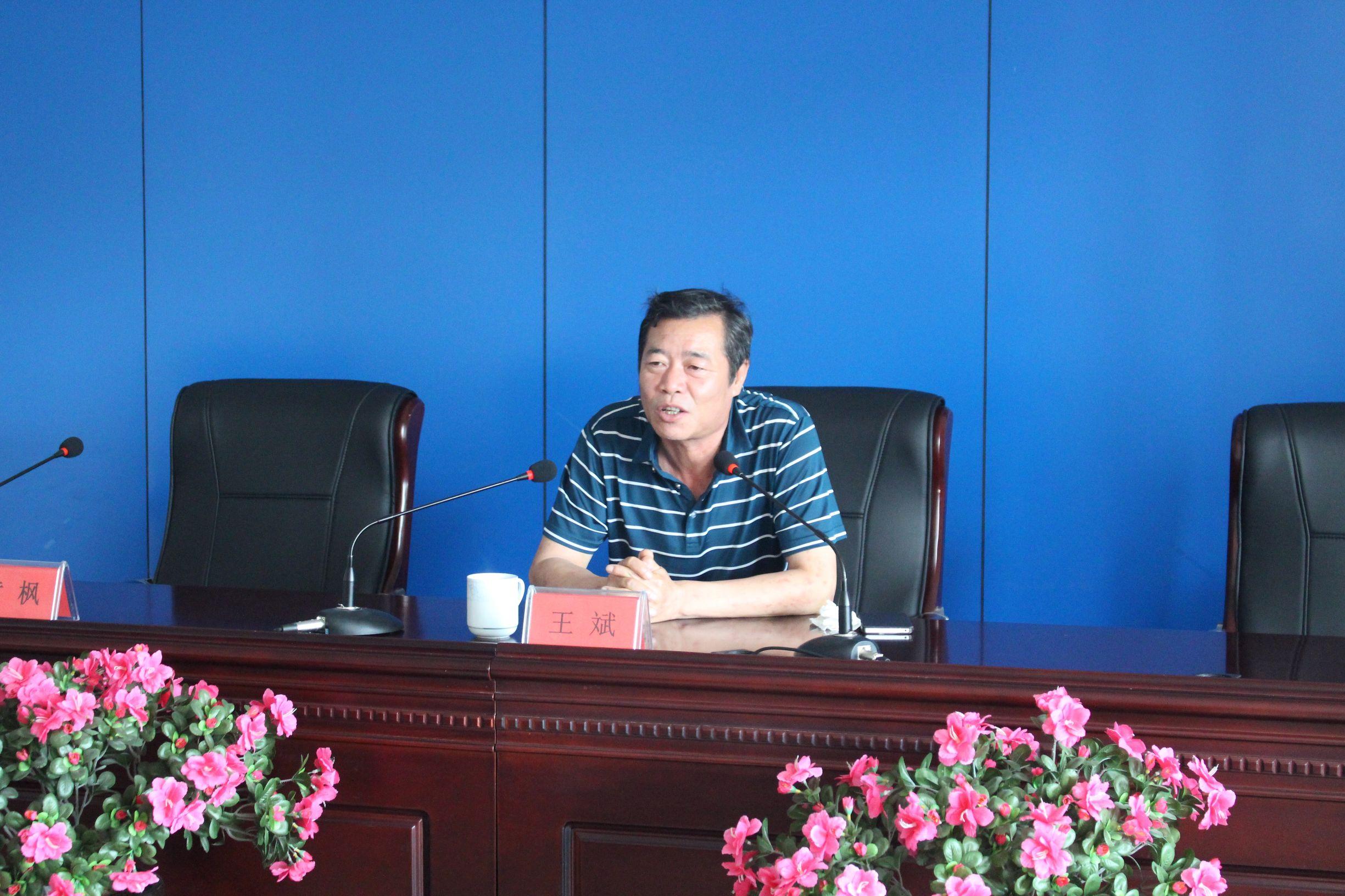 最新行政管理學(xué)案例，心靈與自然的探索之旅