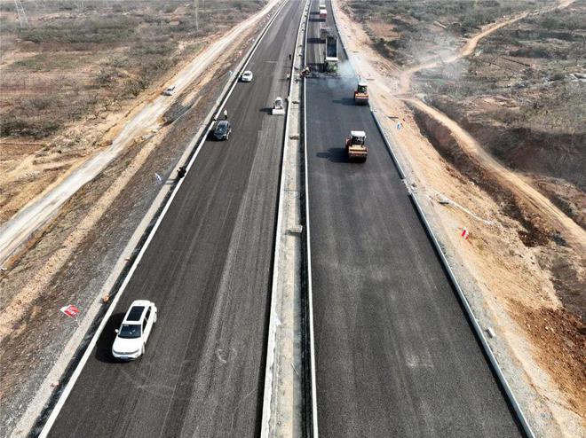 臨大高速公路最新動(dòng)態(tài)更新，最新消息匯集