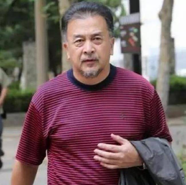 黃宏最新動(dòng)態(tài)，變化中的力量與自信成就之路