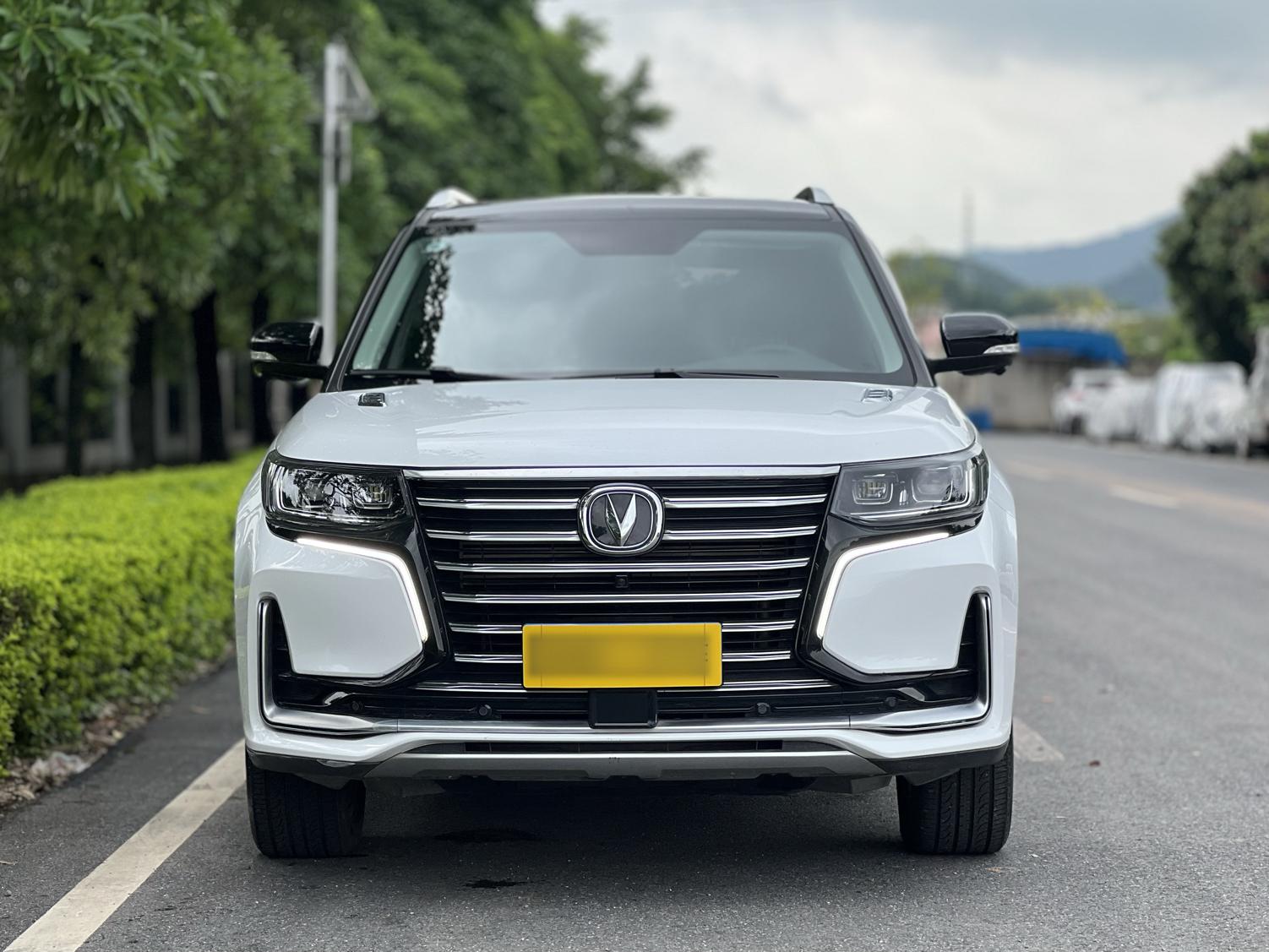 長安CS95最新款，駛向自然，探尋內(nèi)心寧靜