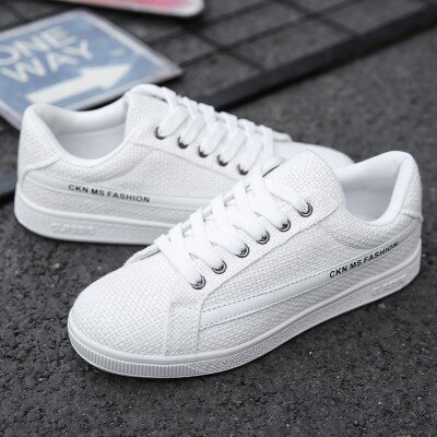 探索小巷時(shí)尚魅力，最新板鞋潮流揭秘