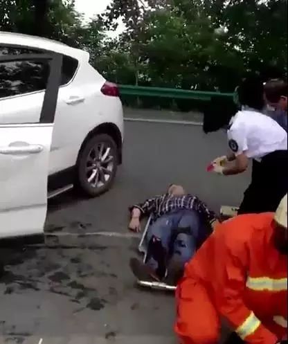 鄂州車(chē)禍最新消息及巷弄深處的獨(dú)特風(fēng)味揭秘