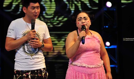 小黃飛姜鵬最新電影，科技巨獻，引領(lǐng)觀影新紀元