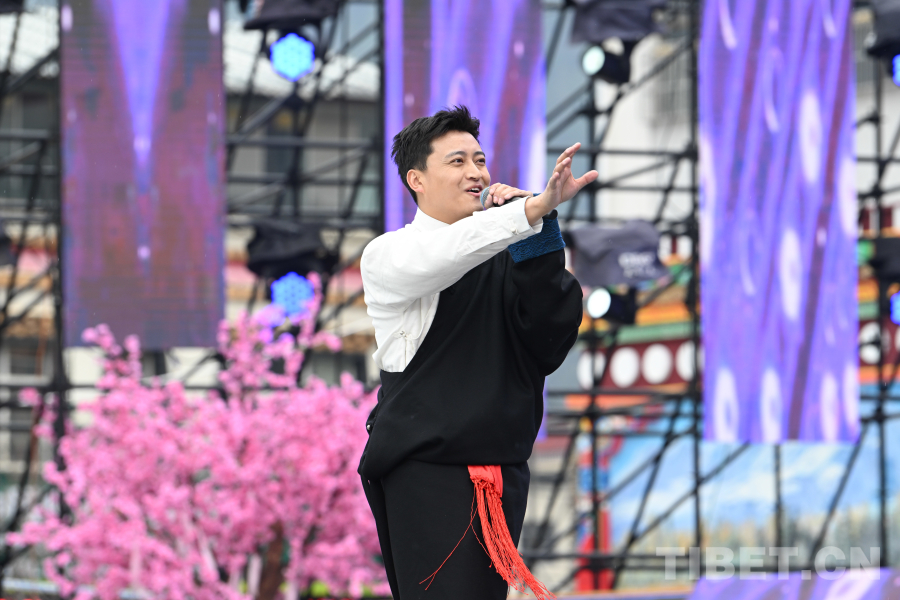 羅布桑珠最新歌曲，音樂之旅的璀璨明珠亮相舞臺(tái)