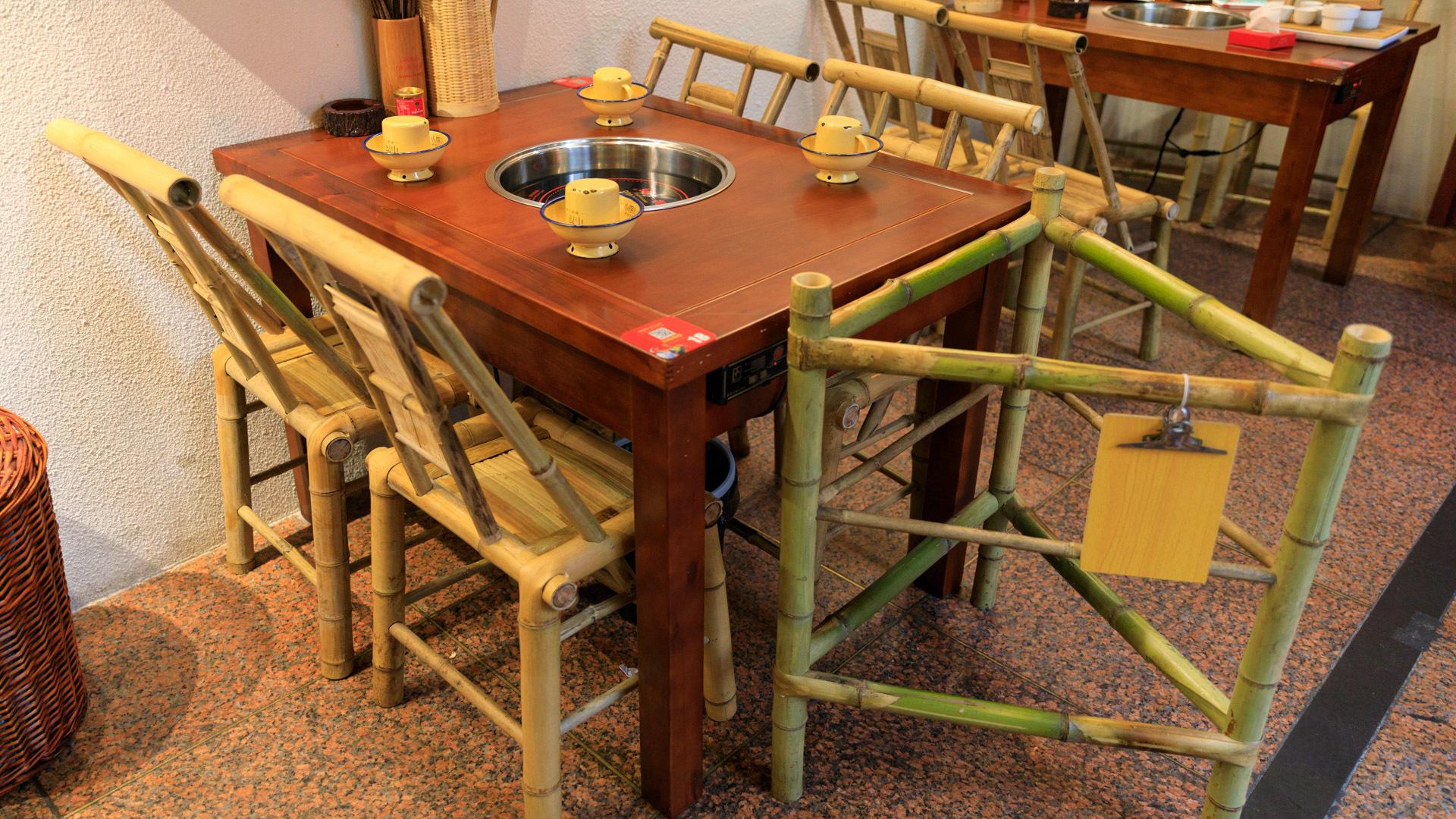 吃貨奔馳小哥，自信成長(zhǎng)與美食的勵(lì)志之旅最新視頻更新