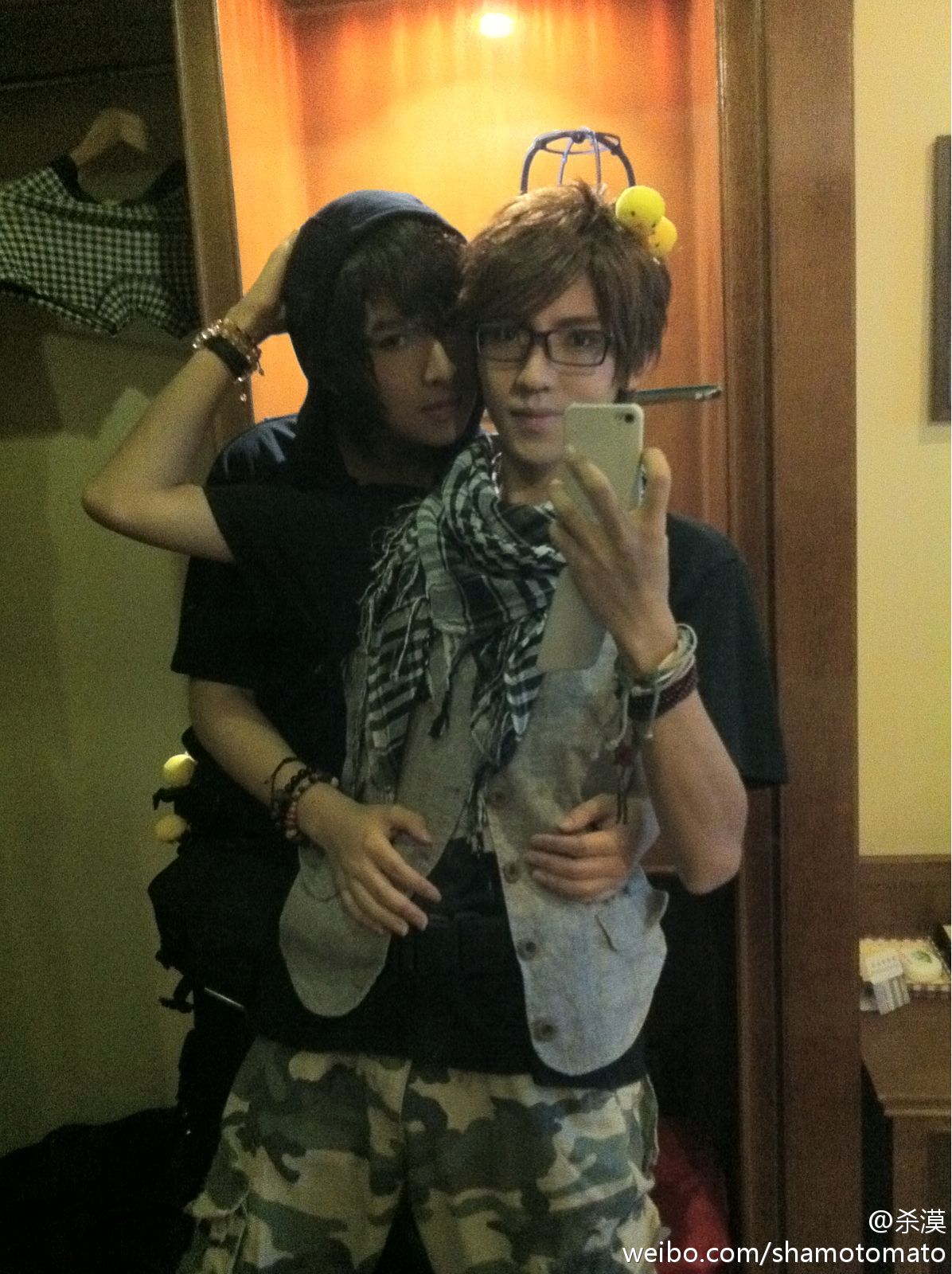 洛家俊與封蕭蕭最新科技產(chǎn)品介紹，智能生活的璀璨新星