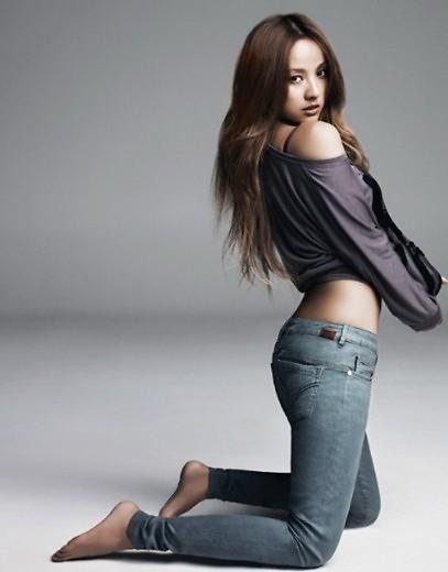 李孝利最新圖片寫真，音樂(lè)與時(shí)尚的跨界魅力展現(xiàn)獨(dú)特魅力風(fēng)采