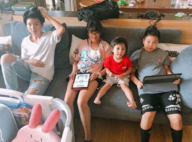 賈靜雯與小咘咘的自然探險之旅，心靈之旅遠(yuǎn)離塵囂的最新視頻揭秘