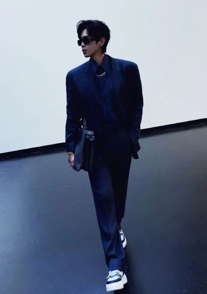 探索自然美景之旅，最新男生頭像與內(nèi)心平和的追尋