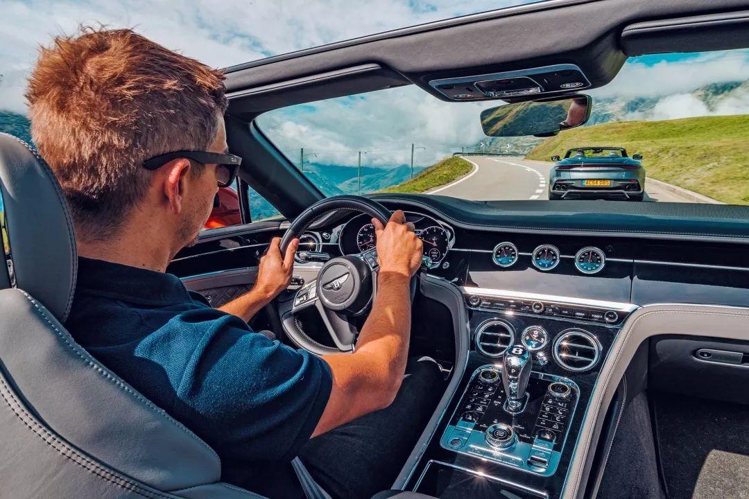 英倫對決最新預(yù)告片，友情與陪伴的英倫之旅首發(fā)亮相